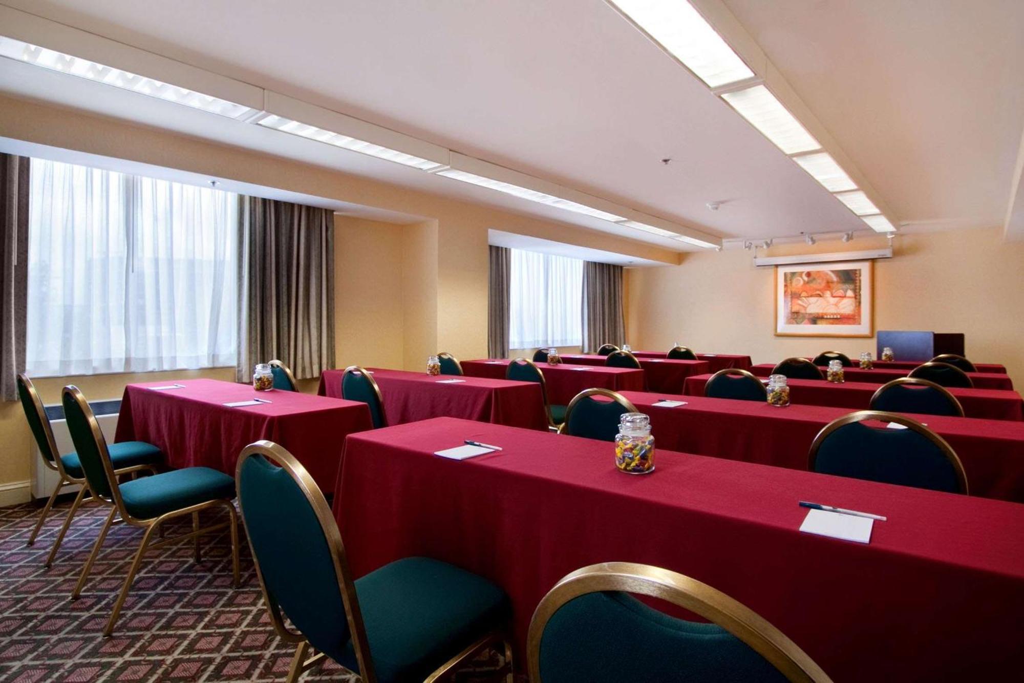 Homewood Suites By Hilton Falls Church Merrifield Εξωτερικό φωτογραφία